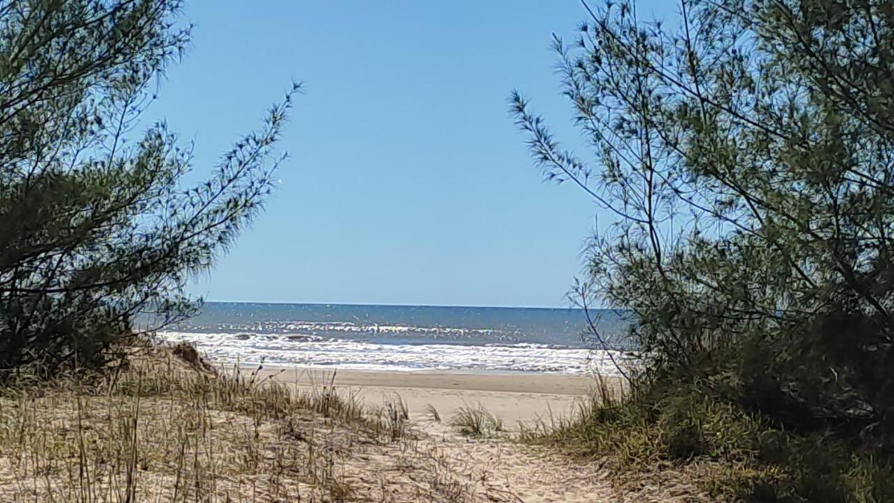A Casa Amarela - Conforto E Tranquilidade Proximo Ao Mar Balneario Gaivota エクステリア 写真